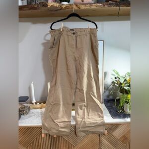 NWT Women’s Gap Khaki Cream Twill Pant With Elastic Waist